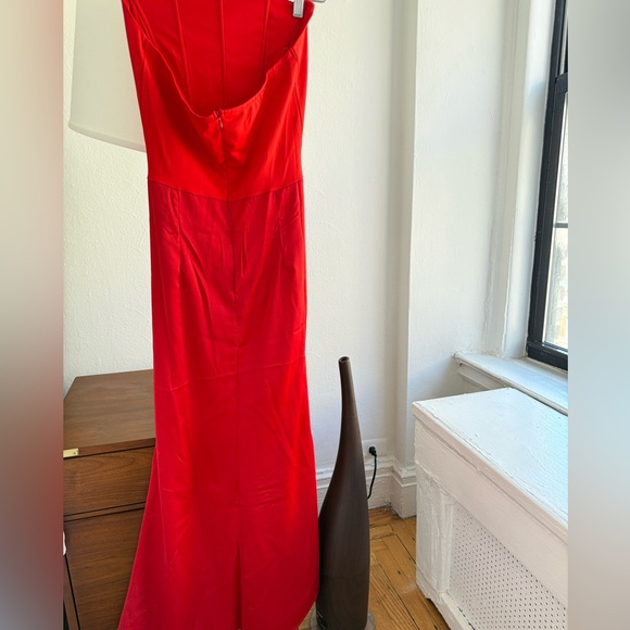 NWT ♥️ Elegant Strapless Red Evening Gown - Picture 8 of 12